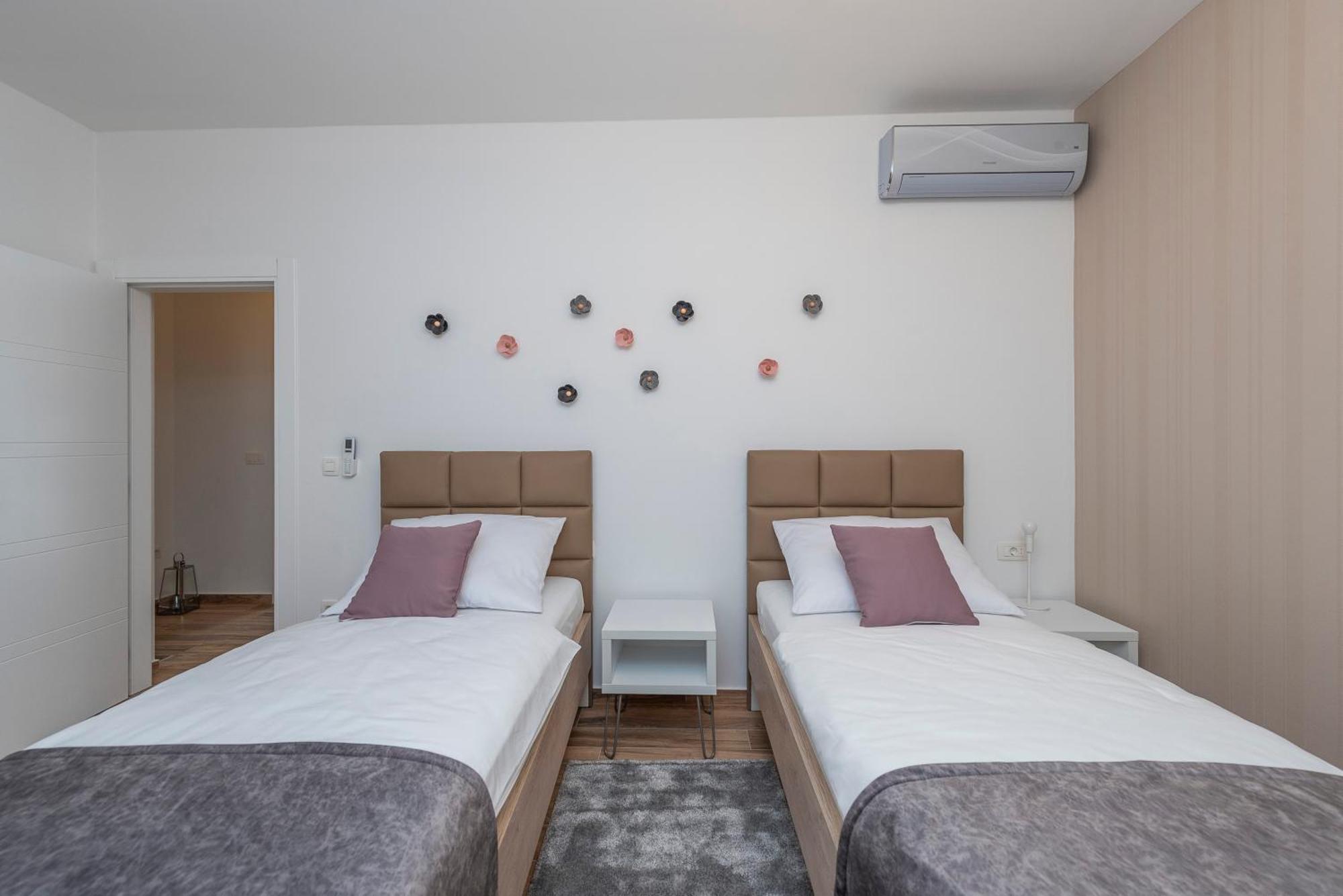 Luxury Apartments - La Vir 1 & 2 Екстер'єр фото