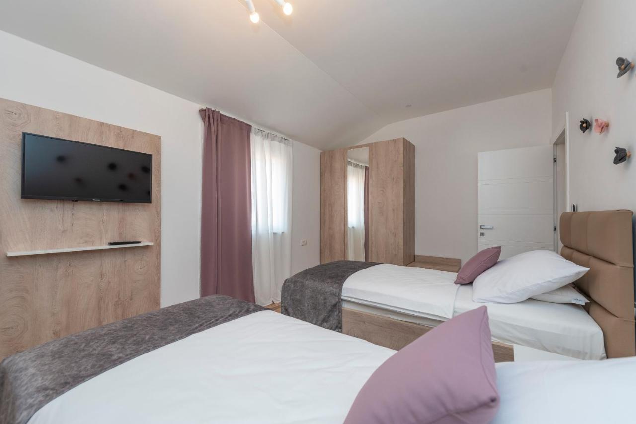 Luxury Apartments - La Vir 1 & 2 Екстер'єр фото