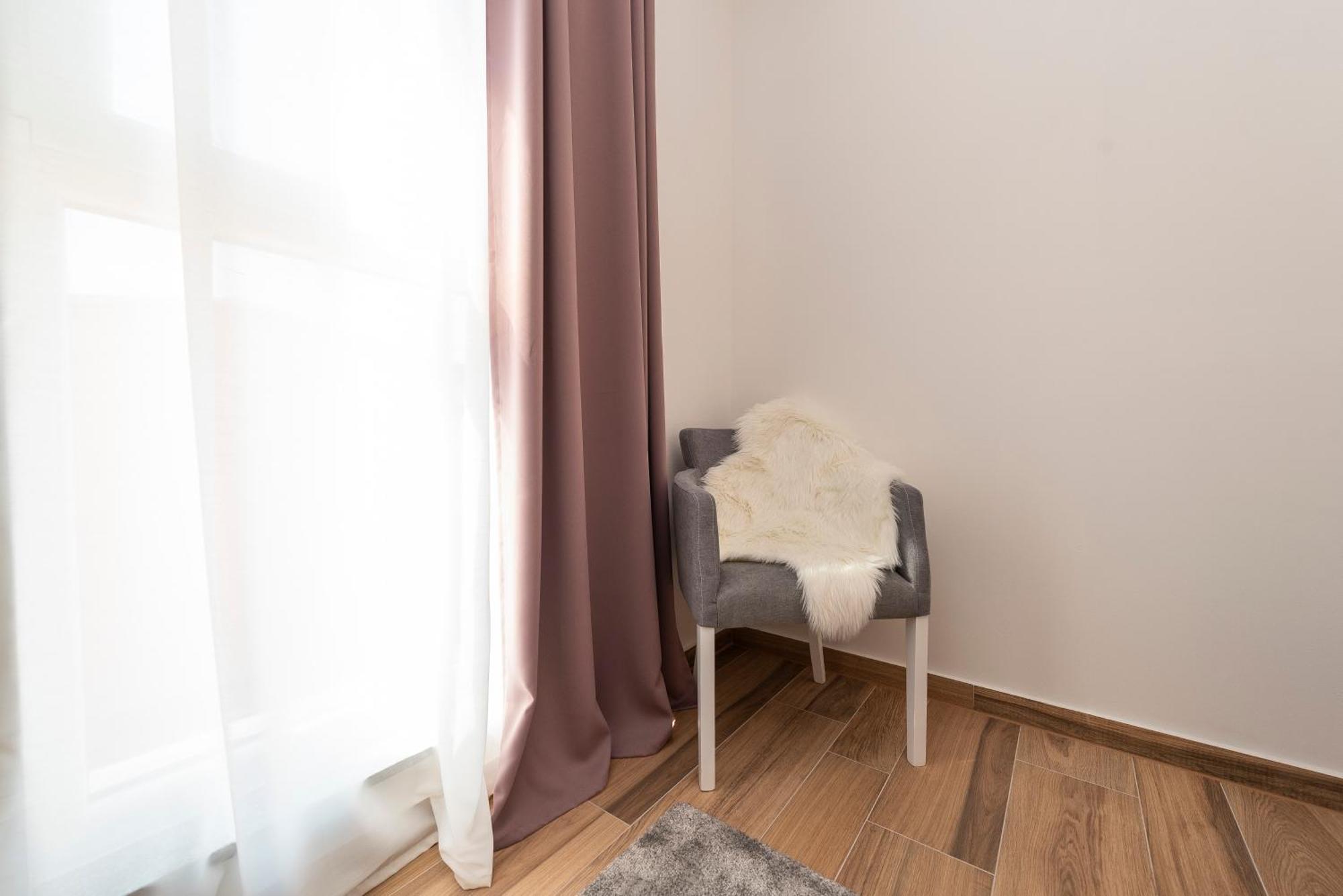 Luxury Apartments - La Vir 1 & 2 Екстер'єр фото