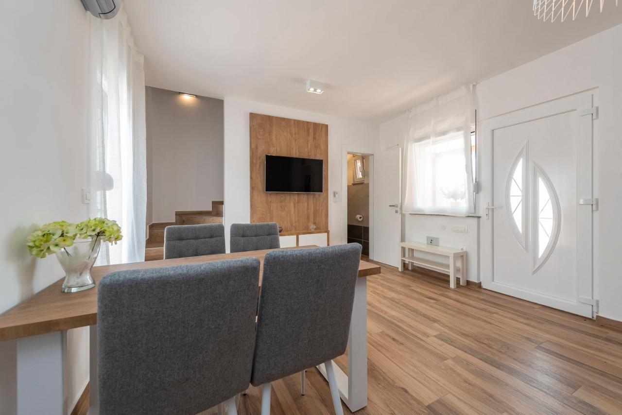 Luxury Apartments - La Vir 1 & 2 Екстер'єр фото