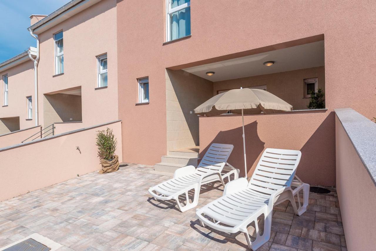 Luxury Apartments - La Vir 1 & 2 Екстер'єр фото